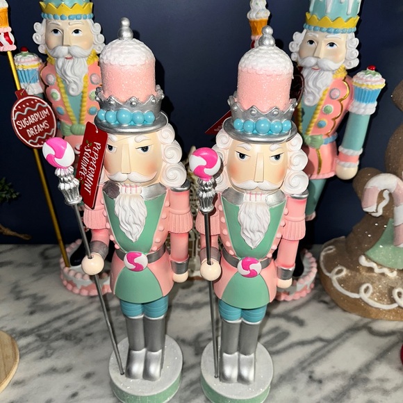 Holiday Candy land nutcrackers set of 2 - Picture 2 of 5
